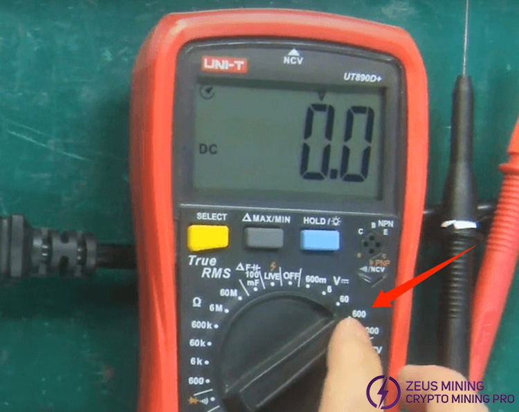 Adjust the DC voltage to 600V range