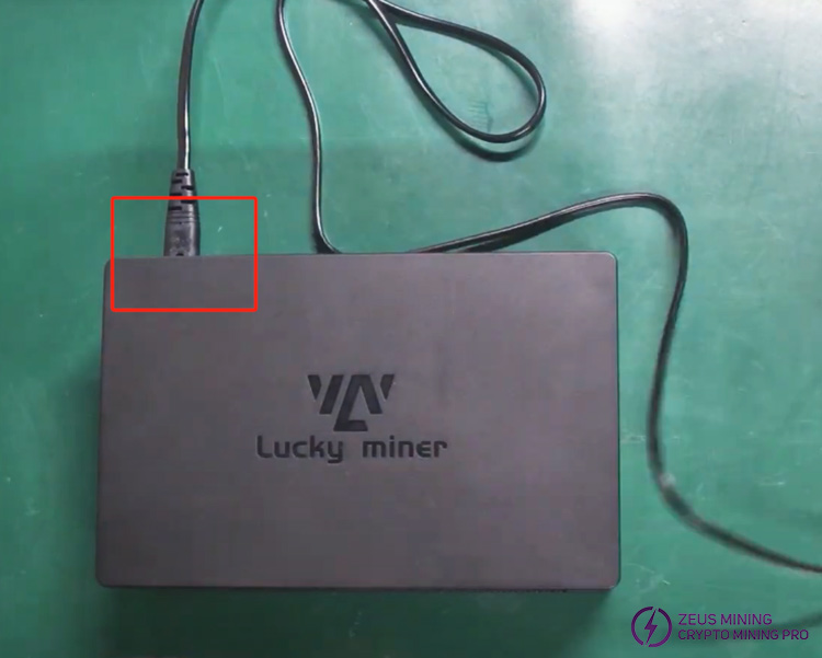 Lucky miner lv08 connected to power